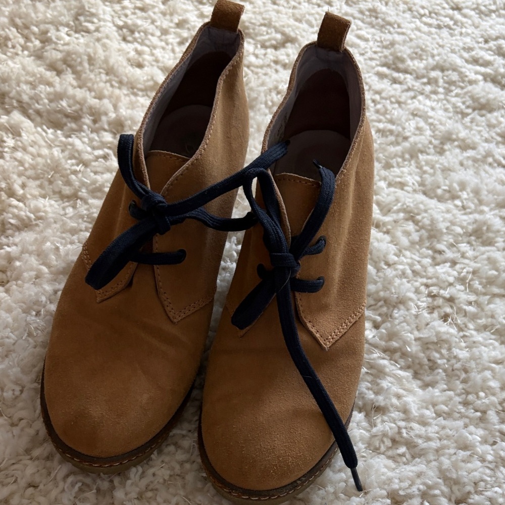 Boden Tan Suede Women's Shoes with Blue Laces